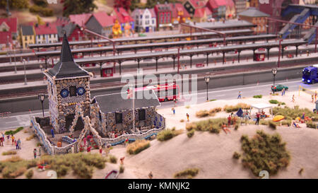 Hambourg, Allemagne - 8 mars 2014 : Miniatur Wunderland est un modèle d'attraction ferroviaire et le plus grand de son genre dans le monde Banque D'Images