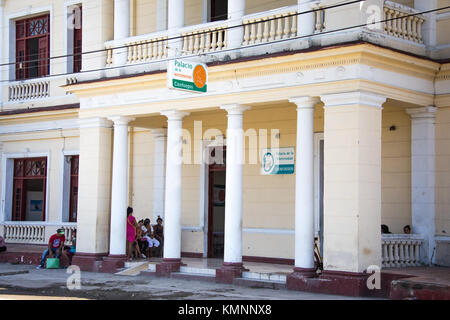 La clinique de maternité ou Palacio de la Maternidad, Cienfuegos, Cuba Banque D'Images