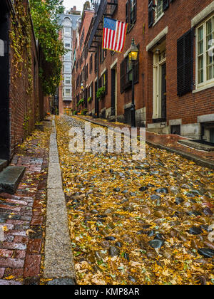 Acorn Street dans le quartier Beacon Hill de Boston au cours de l'automne Banque D'Images