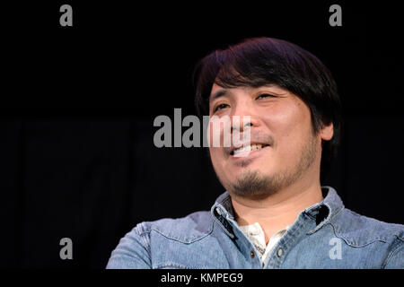 Prague, République tchèque. 07 décembre 2017. Le cinéaste hongkongais Clement Cheng donne une conférence de presse à l'occasion du 13ème festival Filmasia à Prague, République tchèque, le 7 décembre 2017. Crédit : Katerina Sulova/CTK photo/Alamy Live News Banque D'Images