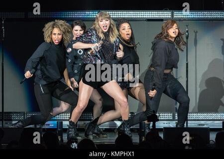 Rosemont, Illinois, USA. 7 décembre, 2017. taylor swift au cours de la b96 jingle pepsi bash à l'Allstate Arena à Rosemont, Illinois crédit : daniel deslover/zuma/Alamy fil live news Banque D'Images