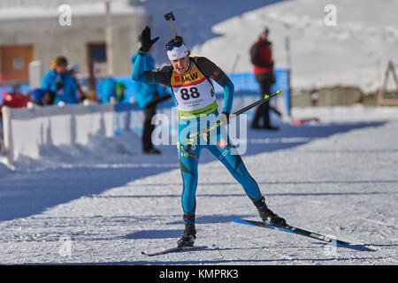 Le Lenzerheide, Suisse, le 9 décembre 2017, Julia SIMON (FRA) lors de l'IBU Cup Biathlon sprint 7,5 km femmes de Lenzerheide. Photo : Cronos/Rolf Simeon Banque D'Images