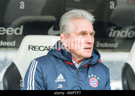 Francfort, Allemagne. 9 Décembre, 2017. Jupp Heynckes, Formateur (FC Bayern München), l'Eintracht Francfort et FC Bayern Munich, Fussball, Bundesliga, 15. Spieltag, Saison 17/18, 09.12.2017, Foto : Sascha Walther/Alamy Live News Banque D'Images