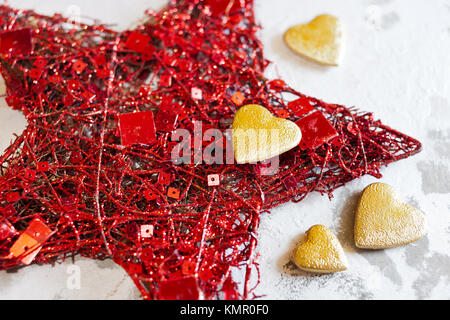 České tradiční vánoce - vánoční hvězda / Noël tchèque traditionnelle - décoration étoile rouge Banque D'Images