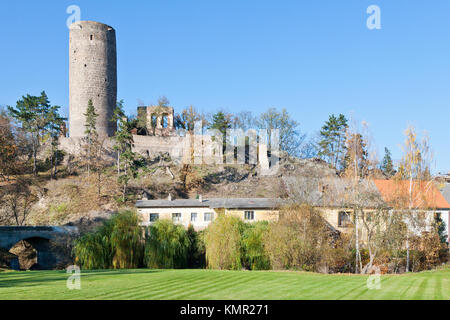 Kralovske gotické hrady Žebrák Středočeský kraj, Točník un, Česká republika / royal châteaux gothiques Zebrak et Tocnik, Bohême centrale, République Tchèque Banque D'Images