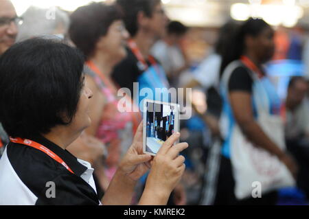 Les athlètes arrivent à Anciens Combattants World Masters Athletics Championships, à Lyon, France Banque D'Images