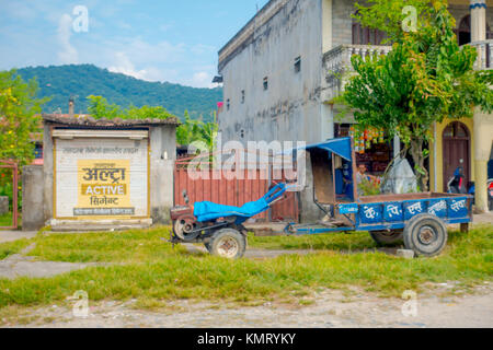 POKHARA, NÉPAL - 06 octobre 2017 : vue extérieure de quelques vieux bâtiments de la ville, situé au Népal Banque D'Images