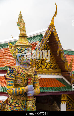 Bangkok, Thaïlande. Tuteur démon (Yaksha) dans le Grand Palais Royal. Banque D'Images