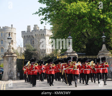 Une vue générale de l'atmosphère de la relève de la garde au château de Windsor le 7 avril 2011 à Windsor, près de Londres, Angleterre. Photo de Barry King/Alamy Stock Photo Banque D'Images