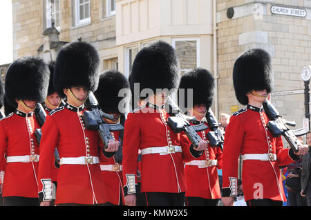 Une vue générale de l'atmosphère de la relève de la garde au château de Windsor le 7 avril 2011 à Windsor, près de Londres, Angleterre. Photo de Barry King/Alamy Stock Photo Banque D'Images