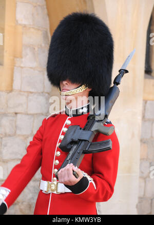 Une vue générale de l'atmosphère de Queens Guard au château de Windsor le 7 avril 2011 à Windsor, près de Londres, Angleterre. Photo de Barry King/Alamy Stock Photo Banque D'Images