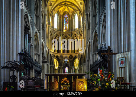 L'intérieur de la cathédrale de Notre Dame de Bayeux à Bayeux, France près de la côte normande Banque D'Images