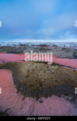 Les étangs d'évaporation de sel, également appelé salterns, salt works ou salines, Walvis Bay, en Namibie, Afrique Banque D'Images