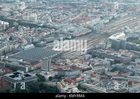 Vue aérienne de la gare principale de Munich et lignes de chemin de fer, Bavière, Allemagne Banque D'Images