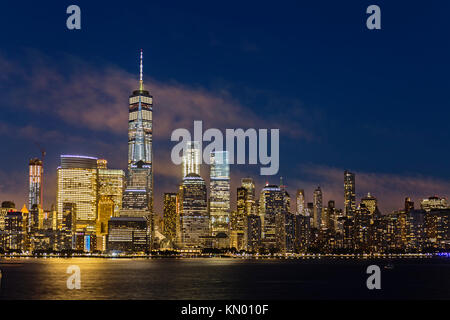 Lower Manhattan Skyline at night, NEW YORK, USA Banque D'Images