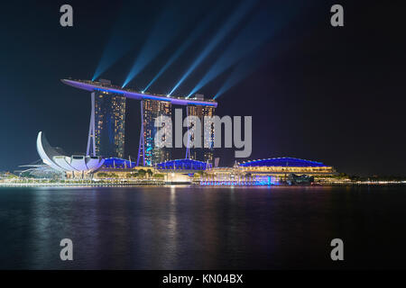 Marina Bay Sands Soirée show laser, à Singapour. Banque D'Images