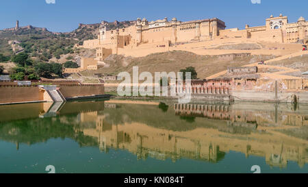 La lumière du matin sur l'ambre et Jaigarh Fort, Amer, Jaipur, Rajasthan, Inde Banque D'Images