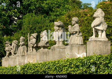 République tchèque, Nove Mesto nad Metuji (Neustadt an der Mettau), statues de Matthias Bernhard Braun dans le parc du château Banque D'Images