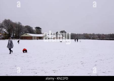 Météo France : Neige au champ du millénaire dans la région de Foxhall, Suffolk. Banque D'Images