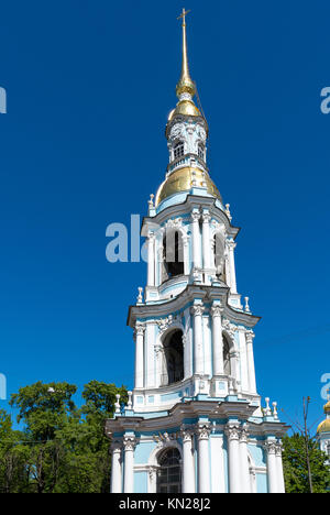 Beffroi de Saint Nicolas Cathédrale navale à Saint-Pétersbourg, Russie Banque D'Images