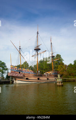 USA Virginia VA Jamestown Settlement Historique Susan Constant, amarré dans le port sur la James River Banque D'Images