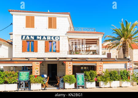 ROGOZNICA, CROATIE PORT - SEP 5, 2017 : restaurant traditionnel dans la vieille ville de Pula, Istrie, Croatie. Banque D'Images