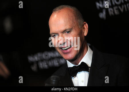 NEW YORK, NY - 06 janvier : Michael Keaton assiste à la National Board of Review 2014 Gala au Cipriani 42nd Street le 6 janvier 2015 à New York. People : Michael Keaton Banque D'Images