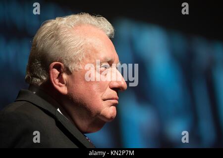L'ancien agent des services secrets Clint Hill parle de ses mémoires en tant qu'agent des services secrets pour cinq présidents américains à la bibliothèque présidentielle LBJ le 30 novembre 2017 à Austin, Texas. (Photo de Jay Godwin via Planetpix) Banque D'Images