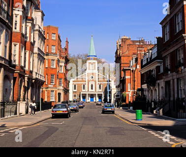 Grosvenor Chapel dans South Audley Street, vue depuis Aldford Street, Mayfair, City of Westminster, Londres, Angleterre, Royaume-Uni Banque D'Images