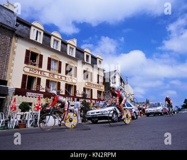 Le Tour de France à Dinard, Ille-et-Vilaine dans l'arrondissement de Saint-Malo sur l'estuaire de la Rance, Bretagne, France Banque D'Images