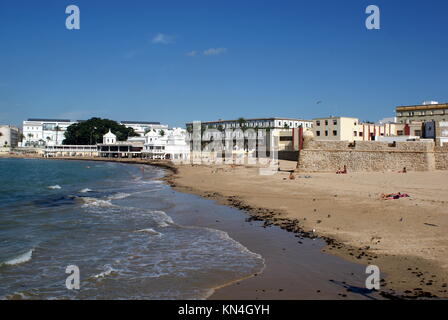 La plage de La Caleta, Cadix, Espagne Banque D'Images