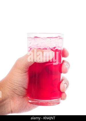Homme hand holding red cocktail au verre isolé sur fond blanc Banque D'Images