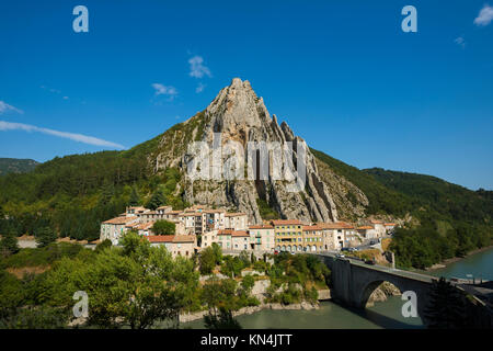 Pont au-dessus de la Durance, Sisteron, Aix en Provence, région Provence-Alpes-Côte d'Azur, sud de la France, France Banque D'Images