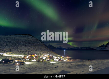 Northern Lights au cours de la nuit entre 6 et 7 mars 2016. Funningur., l'île de Eysturoy, Îles Féroé Banque D'Images