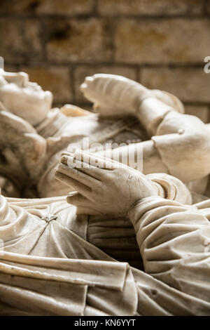 Tombeau et mémorial dans l'église All Saints, Harewood House, Yorkshire, UK - Avril 2016 Banque D'Images