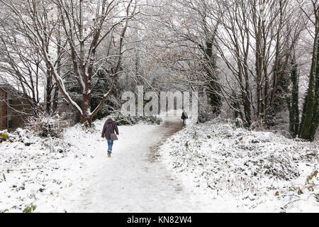 Londres, Royaume-Uni. Déc 10, 2017. Les fortes chutes de neige sont tombés à Londres et à travers le Royaume-Uni, la création d'un pays merveilleux de l'hiver pour le plaisir de tous : Crédit galit seligmann/Alamy Live News Banque D'Images