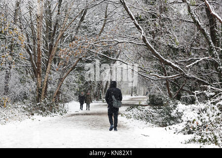 Londres, Royaume-Uni. Déc 10, 2017. Les fortes chutes de neige sont tombés à Londres et à travers le Royaume-Uni, la création d'un pays merveilleux de l'hiver pour le plaisir de tous : Crédit galit seligmann/Alamy Live News Banque D'Images