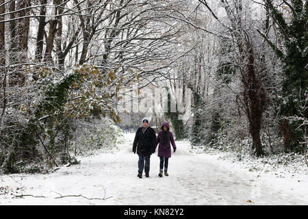 Londres, Royaume-Uni. Déc 10, 2017. Les fortes chutes de neige sont tombés à Londres et à travers le Royaume-Uni, la création d'un pays merveilleux de l'hiver pour le plaisir de tous : Crédit galit seligmann/Alamy Live News Banque D'Images