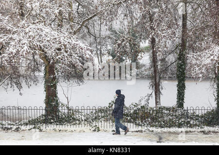 Londres, Royaume-Uni. Déc 10, 2017. Les fortes chutes de neige sont tombés à Londres et à travers le Royaume-Uni, la création d'un pays merveilleux de l'hiver pour le plaisir de tous : Crédit galit seligmann/Alamy Live News Banque D'Images