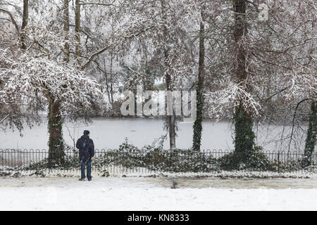 Londres, Royaume-Uni. Déc 10, 2017. Les fortes chutes de neige sont tombés à Londres et à travers le Royaume-Uni, la création d'un pays merveilleux de l'hiver pour le plaisir de tous : Crédit galit seligmann/Alamy Live News Banque D'Images