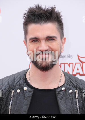 Los Angeles, CA, USA. Déc 10, 2017. - Juanes. ''Ferdinand'' Projection spéciale tenue à la 20th Century Fox Studio Lot - Zanuck Theatre de Los Angeles Crédit : Birdie Thompson/AdMedia/ZUMA/Alamy Fil Live News Banque D'Images