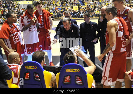 Turin, Italie. Déc 10, 2017. Au cours de la SERIE A PANIER CAMPIONATO 2017/18 match de basket-ball entre FIAT AUXILIUM TORINO VS OLIMPIA MILANO au PalaRuffini le 10 décembre 2017 à Turin, Italie. Crédit : FABIO ANNEMASSE/Alamy Live News Banque D'Images