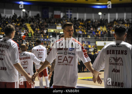 Turin, Italie. Déc 10, 2017. Au cours de la SERIE A PANIER CAMPIONATO 2017/18 match de basket-ball entre FIAT AUXILIUM TORINO VS OLIMPIA MILANO au PalaRuffini le 10 décembre 2017 à Turin, Italie. Crédit : FABIO ANNEMASSE/Alamy Live News Banque D'Images