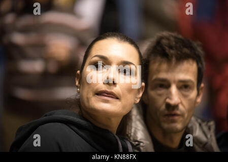 Le modèle Alena Seredova au cours de la Serie A match de basket-ball : Fiat Torino Auxilium vs Olimpia Milano. Torino Fiat Auxilium a gagné 71-59 au Palaruffini à Turin, 10 décembre 2017 Italie Banque D'Images