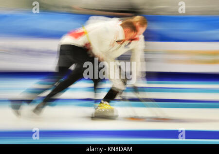 Pilsen, République tchèque. Déc 10, 2017. Les joueurs en action pendant les Jeux Olympiques tournoi de qualification play off match République tchèque contre le Danemark à Pilsen, République tchèque, le 10 décembre 2017. Photo : CTK Miroslav Chaloupka/Photo/Alamy Live News Banque D'Images