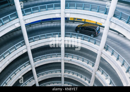 Voiture roulant à plusieurs étages. Banque D'Images