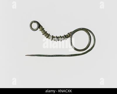 Péroné de type serpentin en bronze (goupille de sécurité) CONFORME à la DP244037 246347 Banque D'Images