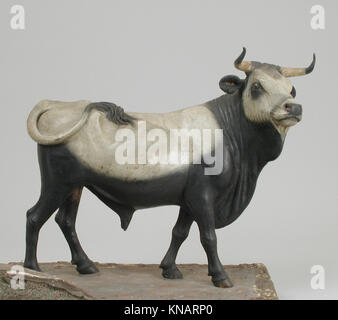 Bull a rencontré 294 LC-69 1-001 205161 Italienne, Naples, Bull, 18e siècle, en terre cuite polychrome, H. 13 9/16 in. ; L. 16 1/16 in. ; D. 5. (34,4 x 40,8 x 12,7 cm.). Le Metropolitan Museum of Art, New York. Don de Loretta Hines Howard, 1969 (69,294.1) Banque D'Images