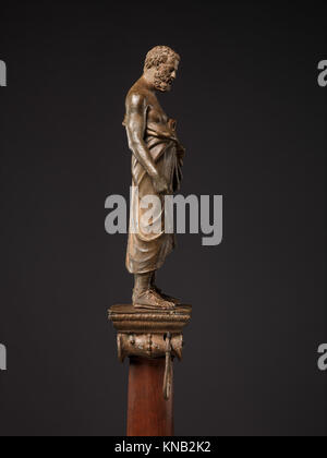 Statuette en bronze d'un philosophe sur un pied de lampe atteint 248466 DP337228 Banque D'Images