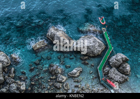 Vue aérienne, une plage dans la ville de Amalfi - Province de Salerne Banque D'Images